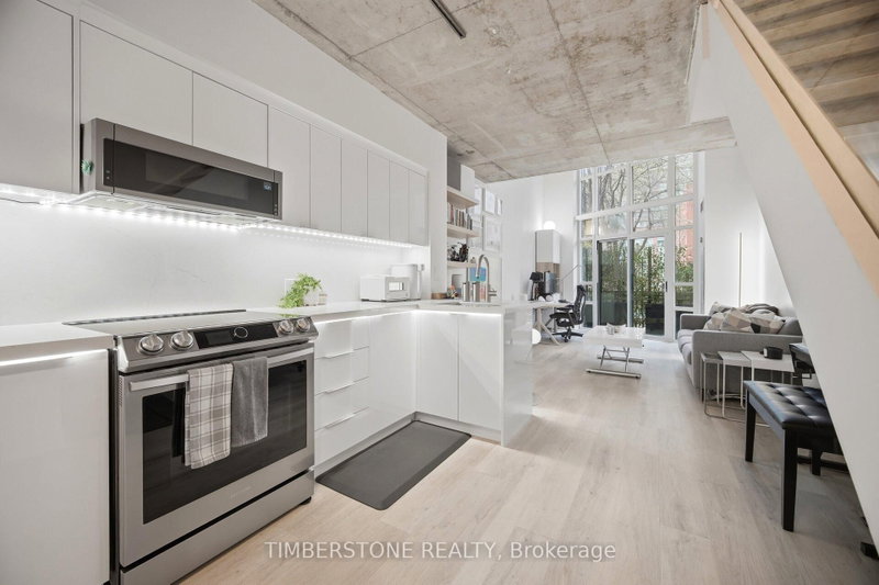 122 - 255 Richmond Street E