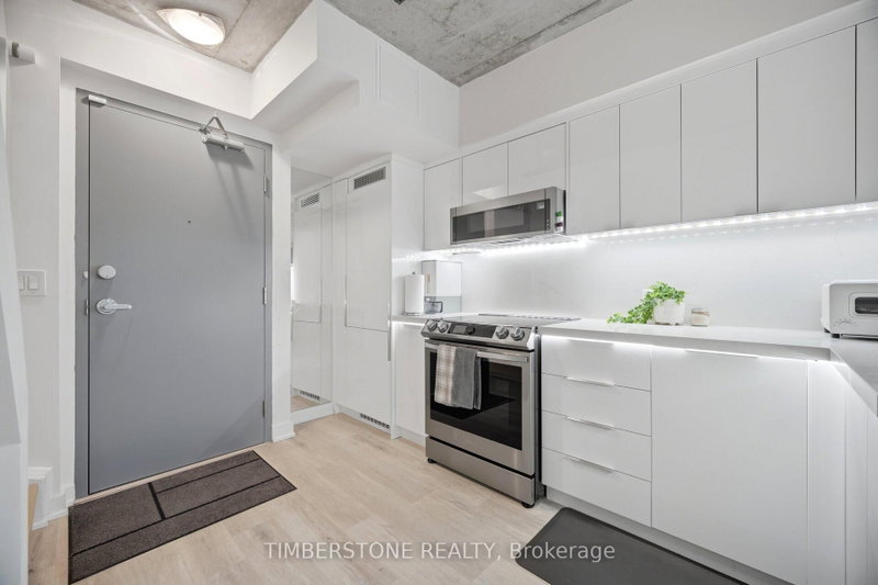 122 - 255 Richmond Street E