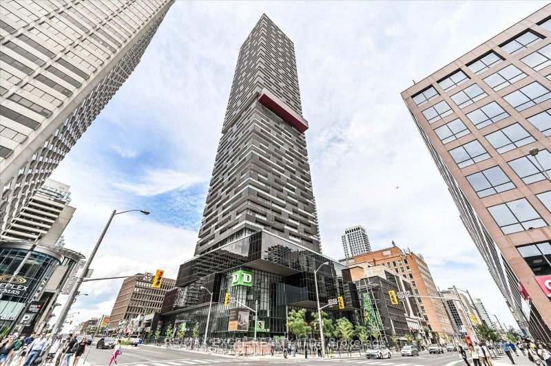 2707 - 8 Eglinton Avenue E