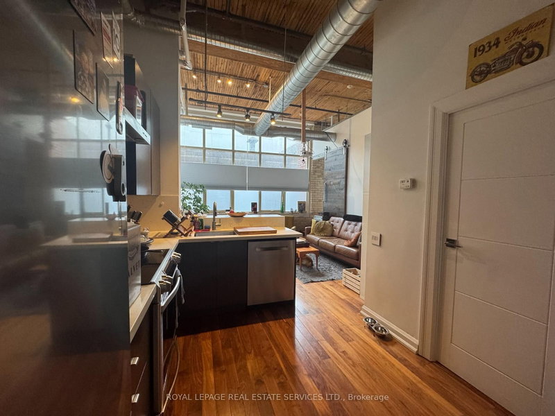 203 - 736 Dundas Street E