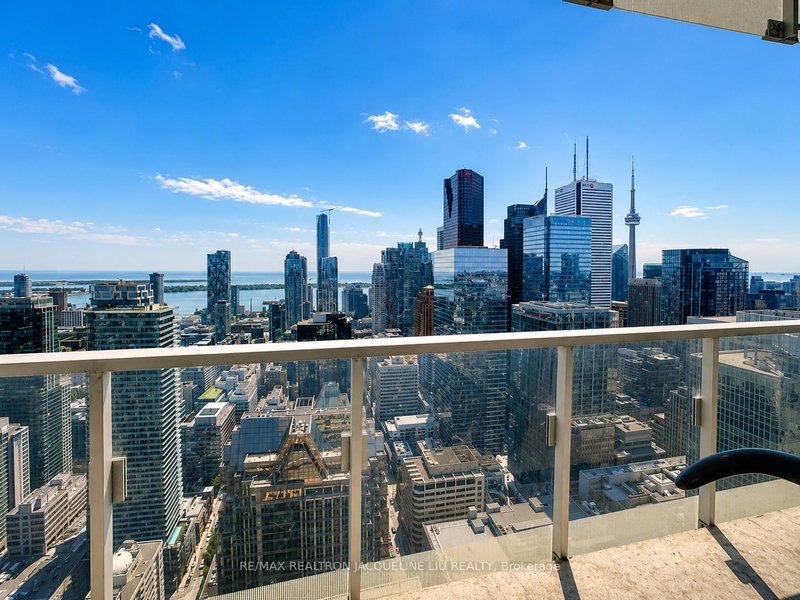 5008 - 197 Yonge Street