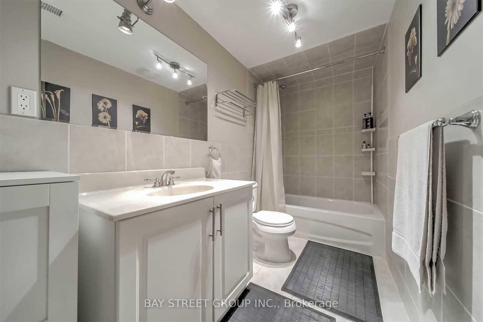 33 Heathview Avenue • Toronto, ON photo 15
