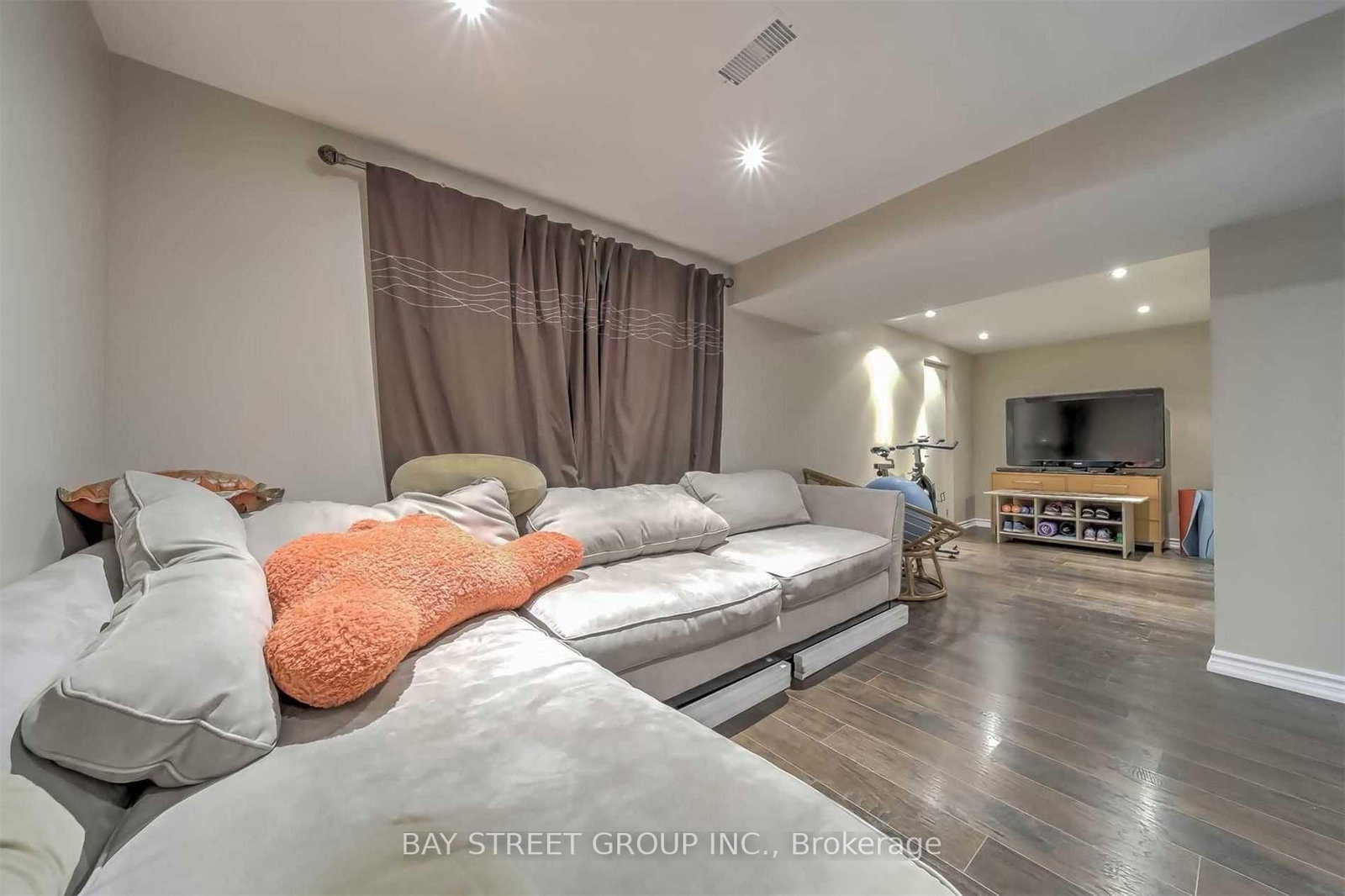 33 Heathview Avenue • Toronto, ON photo 16
