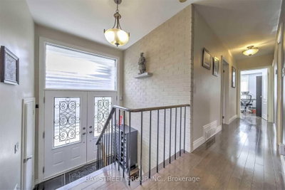 33 Heathview Avenue • Toronto, ON photo 3