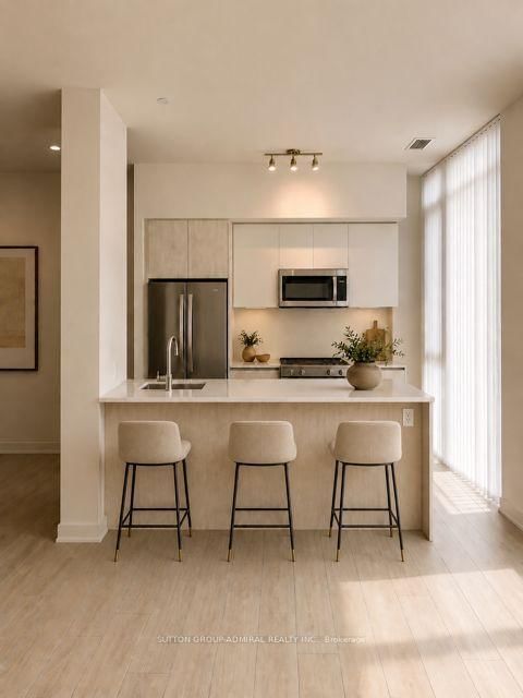 TH10 - 5858 Yonge Street