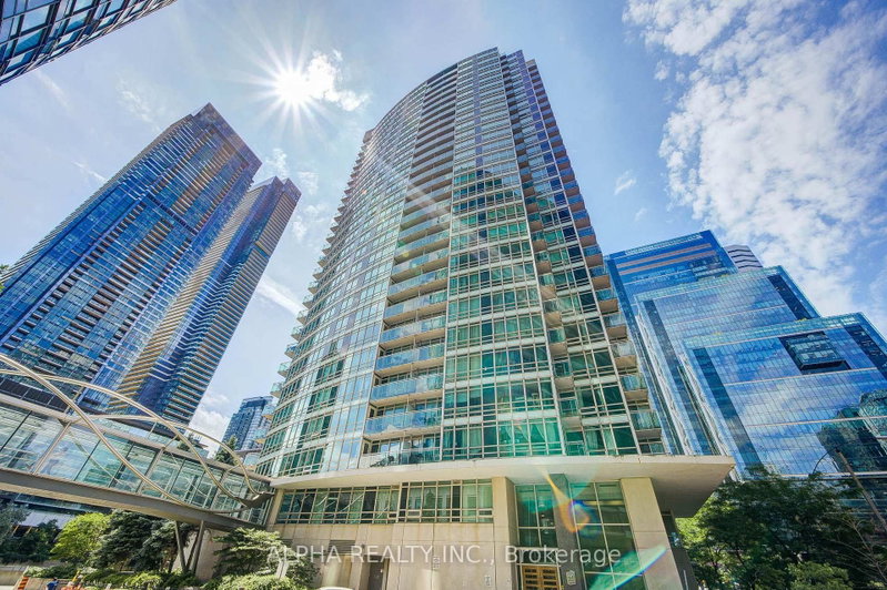 1507 - 381 Front Street W