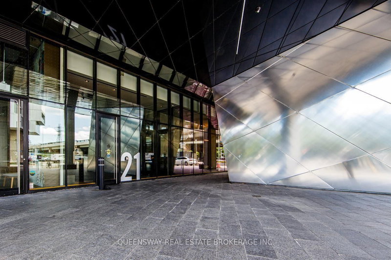 812 - 21 Lawren Harris Square