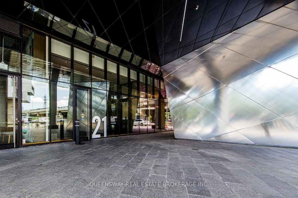 812 - 21 Lawren Harris Square 2