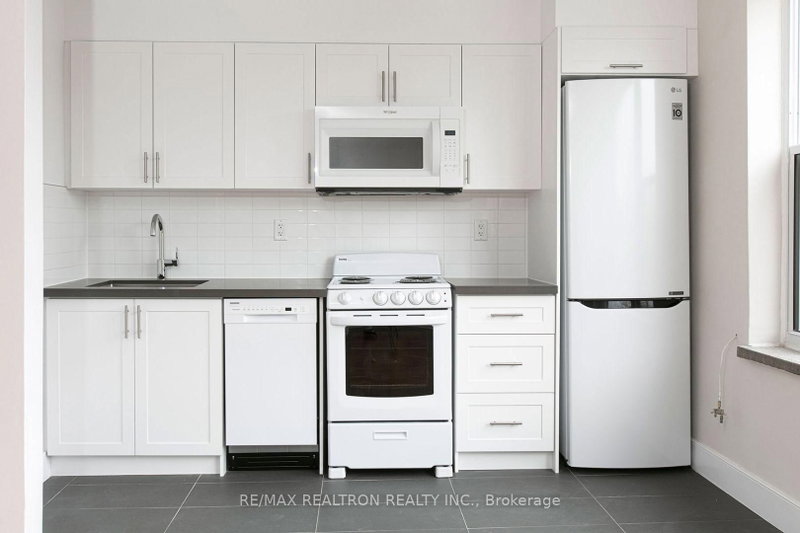 402 - 1545 Bathurst Street