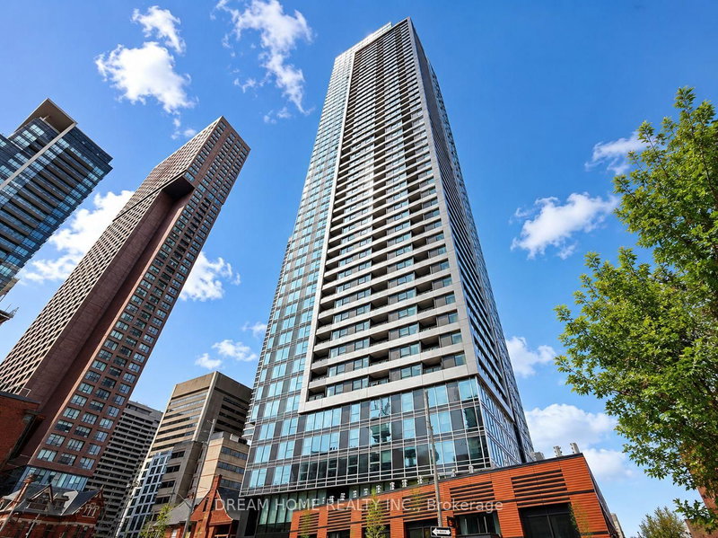1911 - 609 Sherbourne Street
