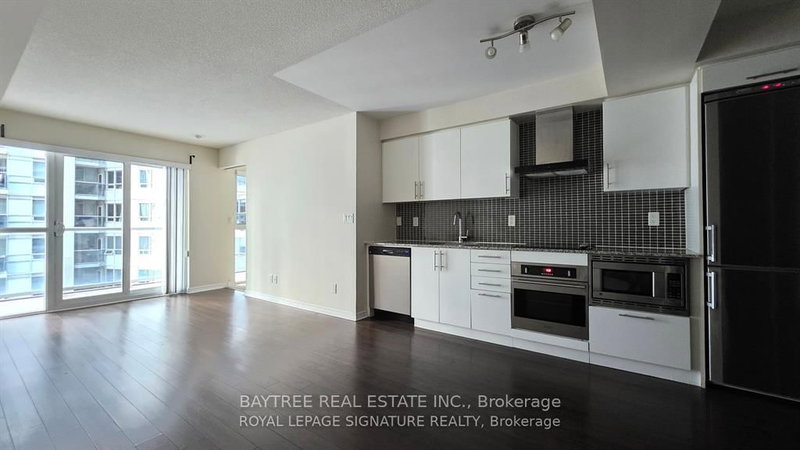 622 - 352 Front Street W