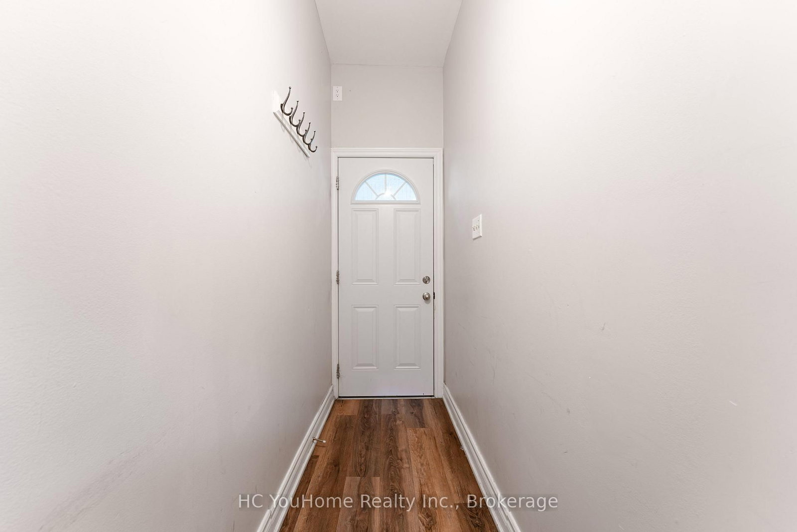 2nd Fl - 190 Major Street, Toronto 4