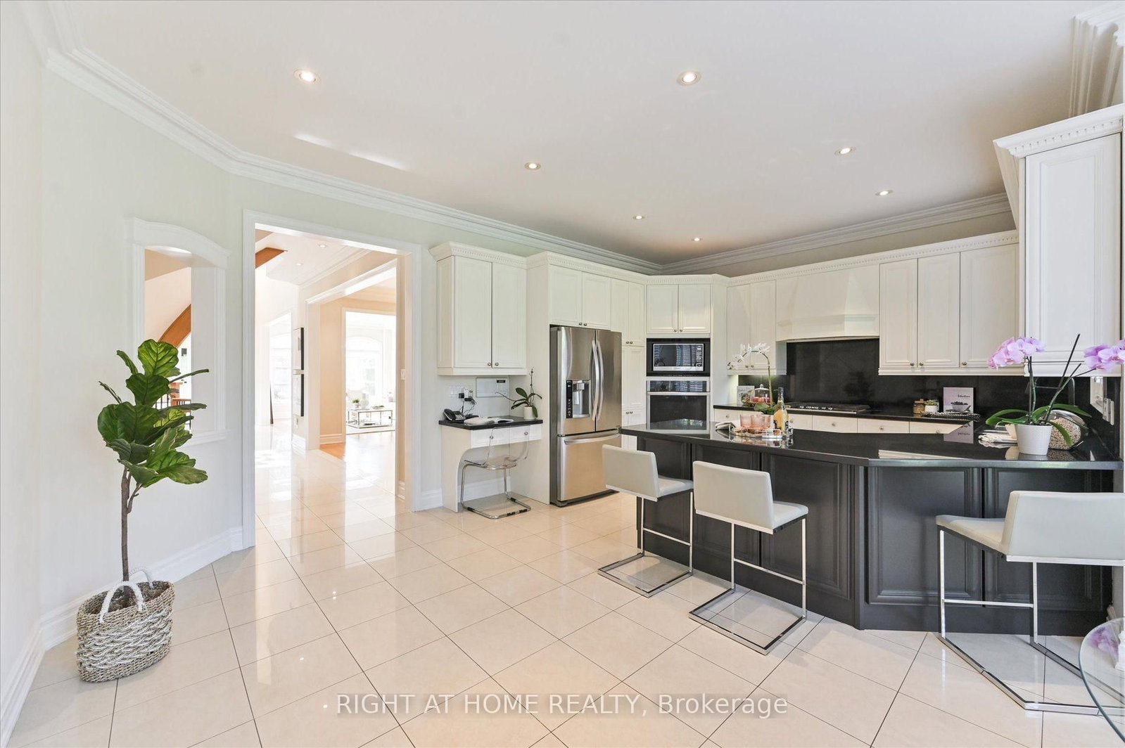 154 Charlton Boulevard • Toronto, ON photo 12