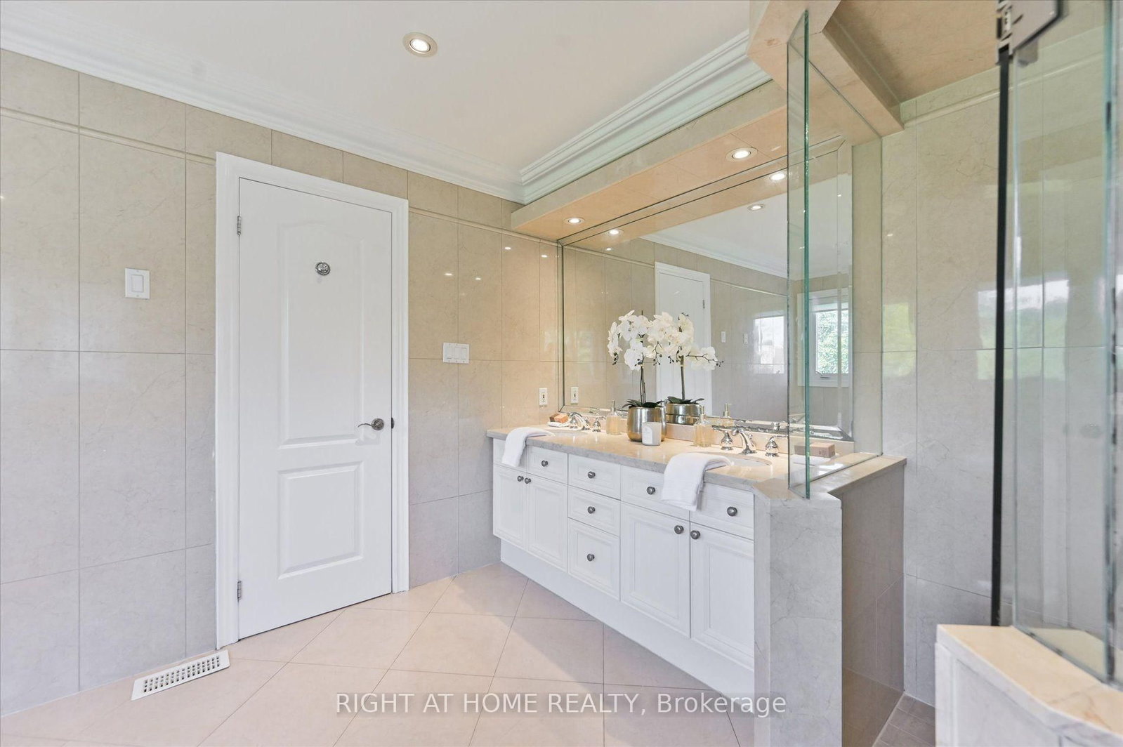 154 Charlton Boulevard • Toronto, ON photo 29