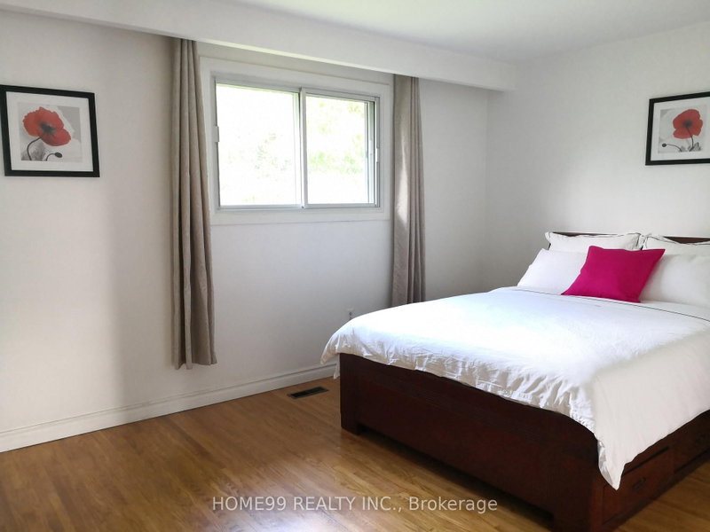 upper, - 137 Pineway Boulevard