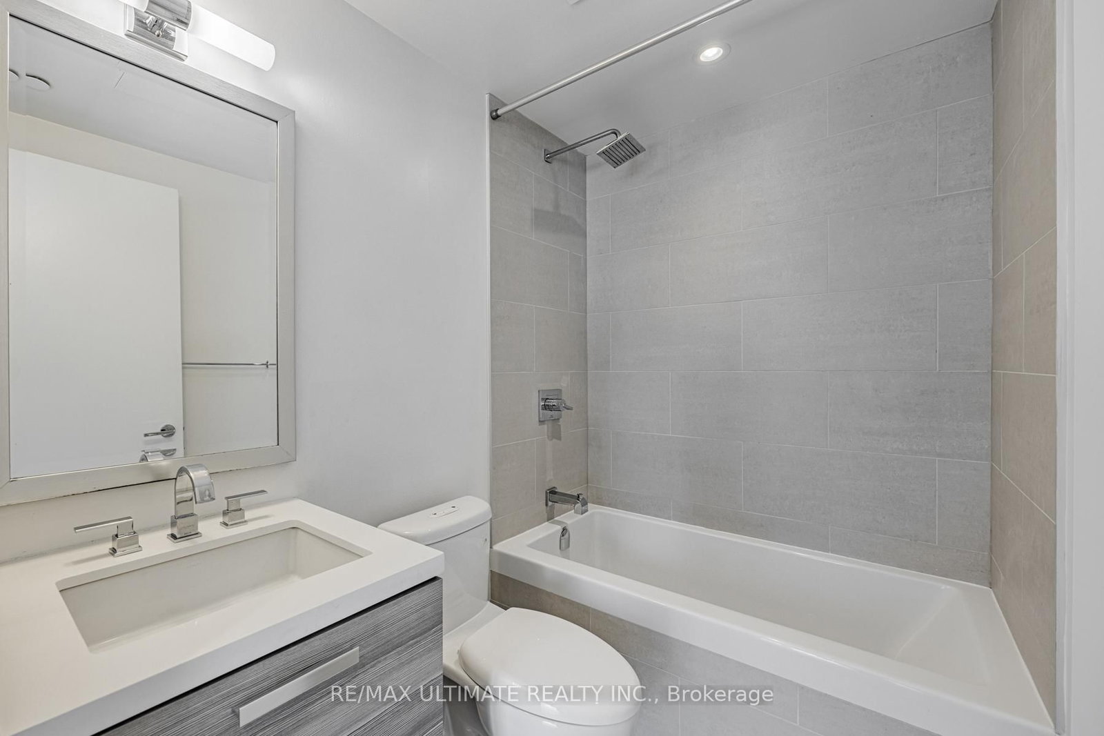 224 King Street W • #1504 • Toronto, ON photo 18
