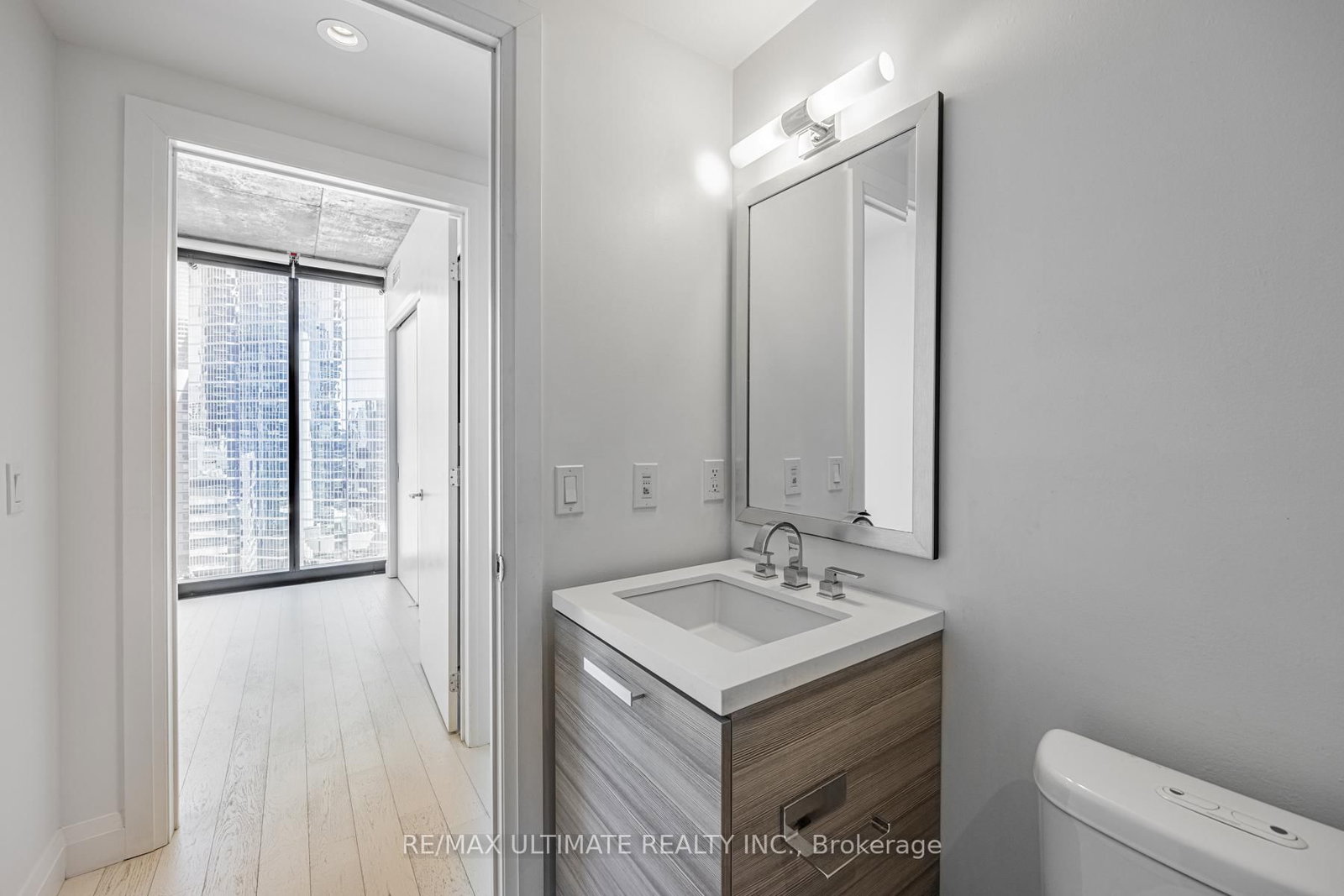 224 King Street W • #1504 • Toronto, ON photo 19