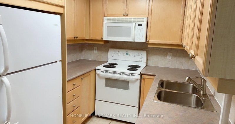 822 - 15 Northtown Way