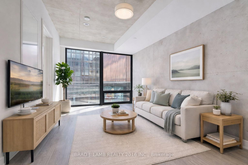 303 - 284 King Street E