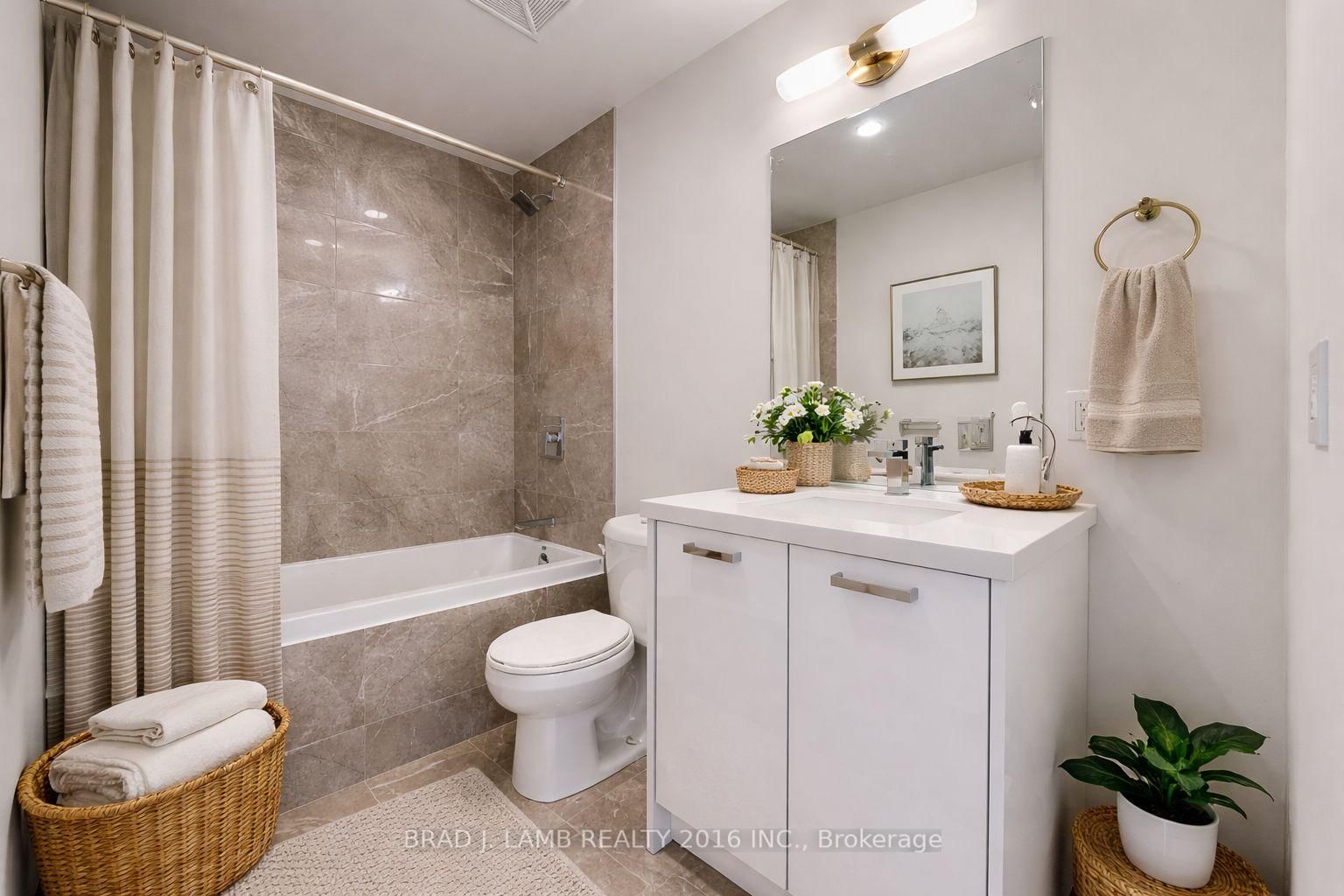 303 - 284 King Street E, Toronto 4