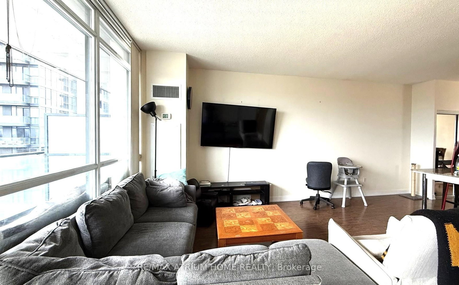 29 Singer Court • #2605 • Toronto, ON photo 8