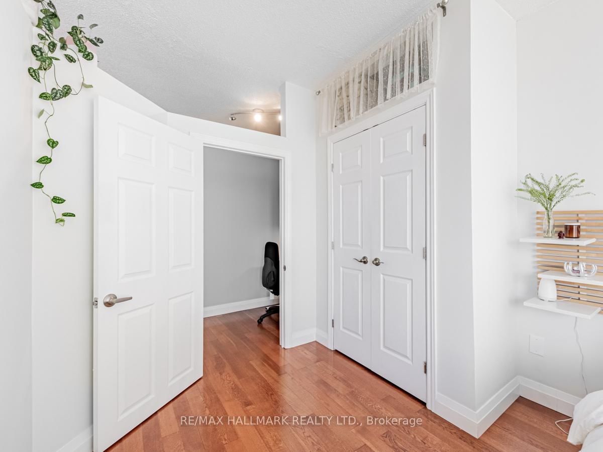 39 Parliament Street • #1102 • Toronto, ON photo 11