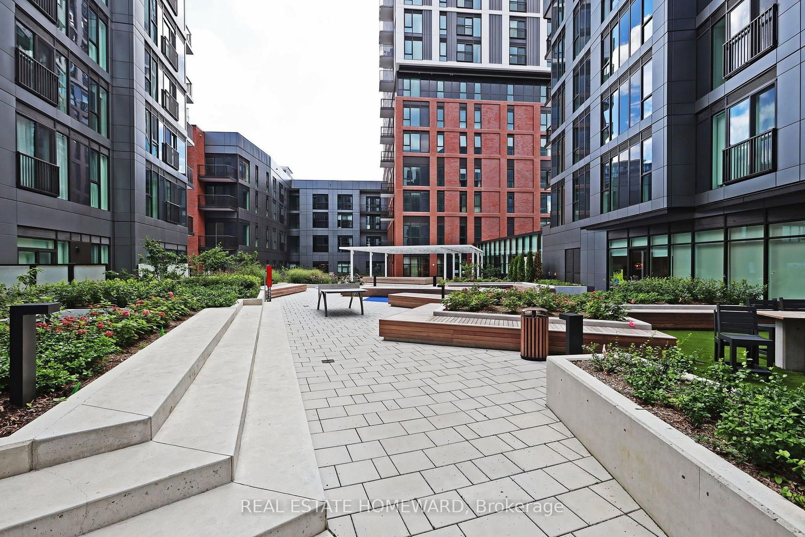 10 Oak Street • #1703 • Toronto, ON photo 39