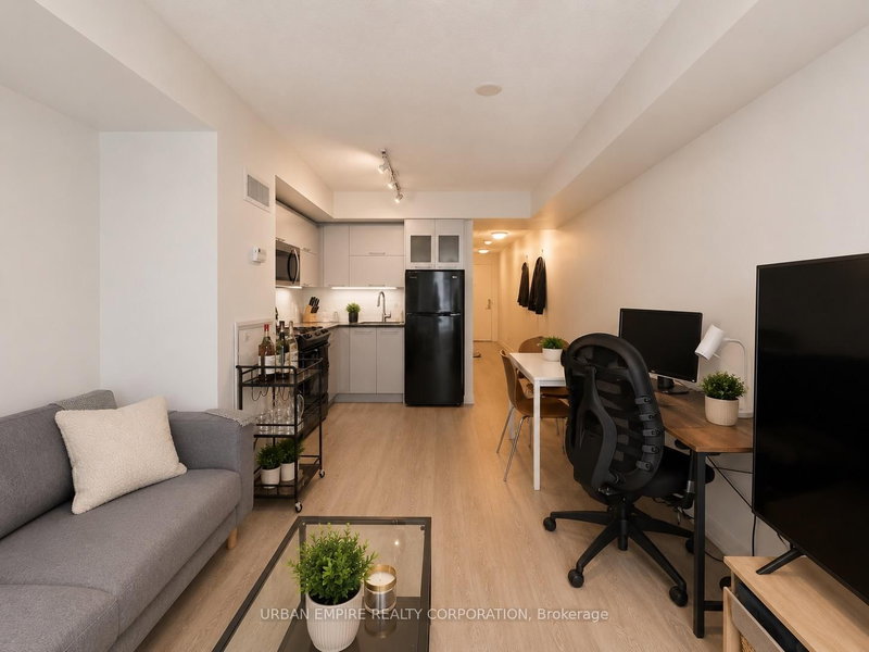 408 - 126 Simcoe Street