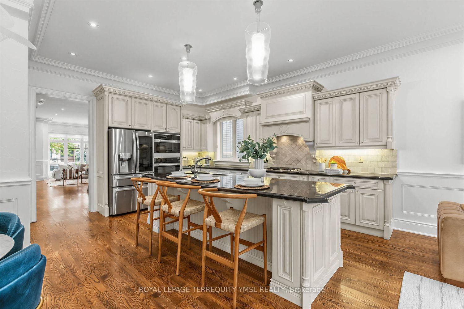 399 Fairlawn Avenue • Toronto, ON photo 14
