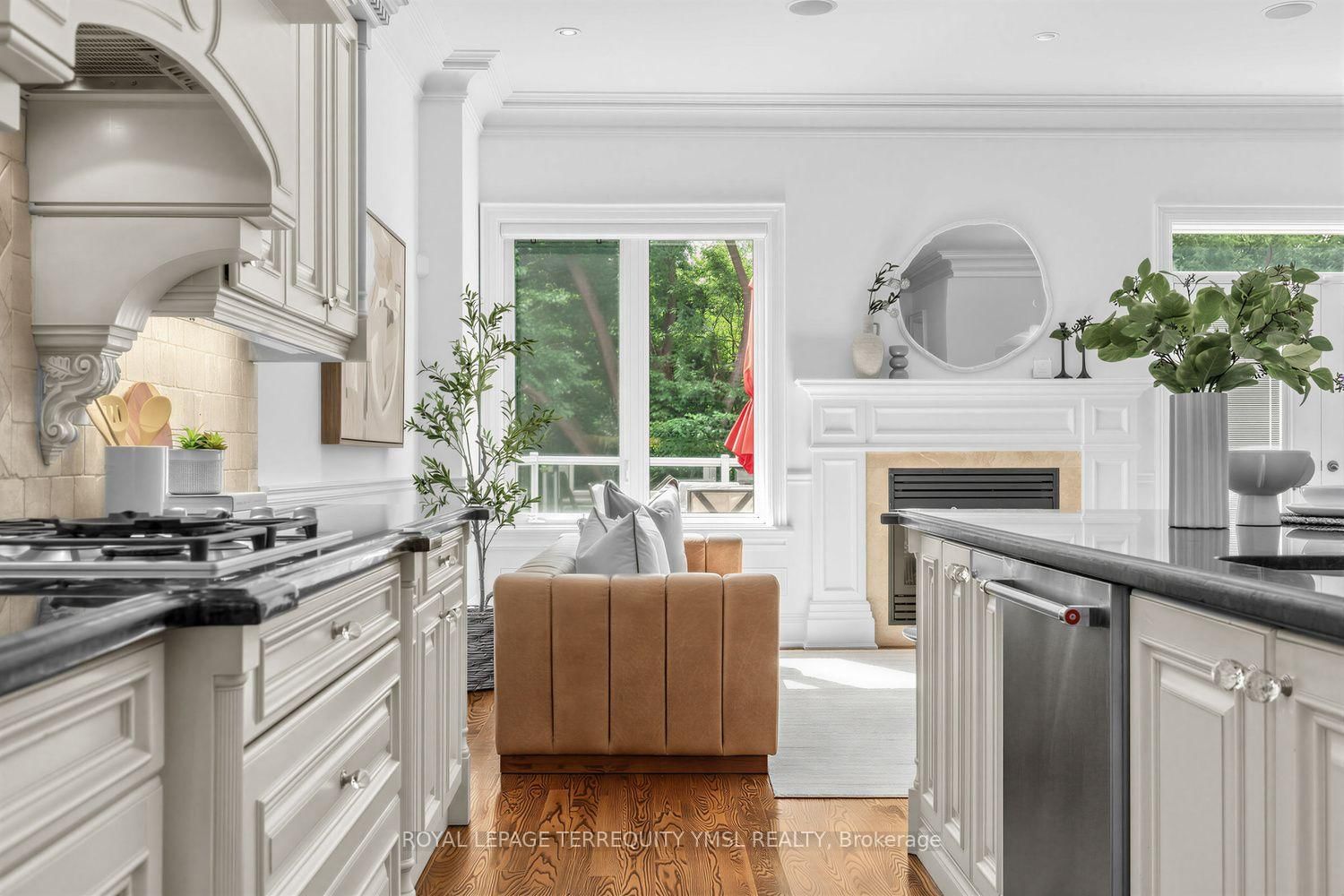 399 Fairlawn Avenue • Toronto, ON photo 22