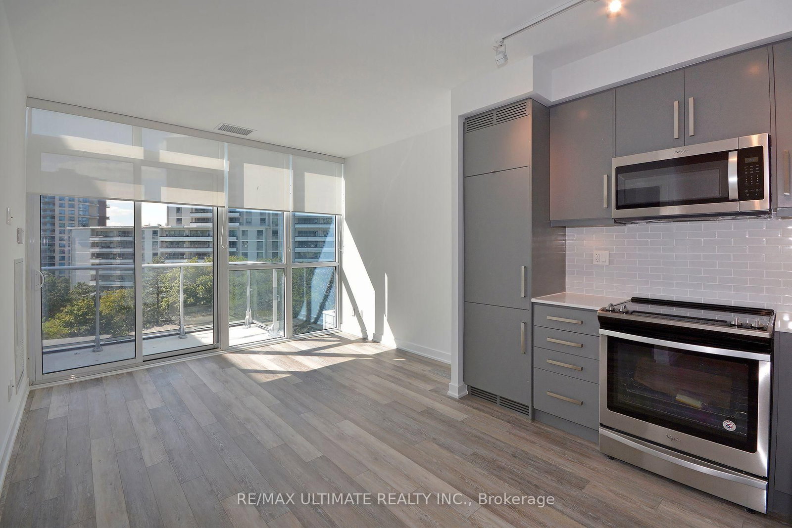 415 - 5180 Yonge Street, Toronto 4
