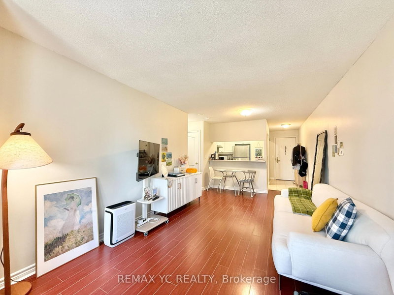 1011 - 18 Sommerset Way