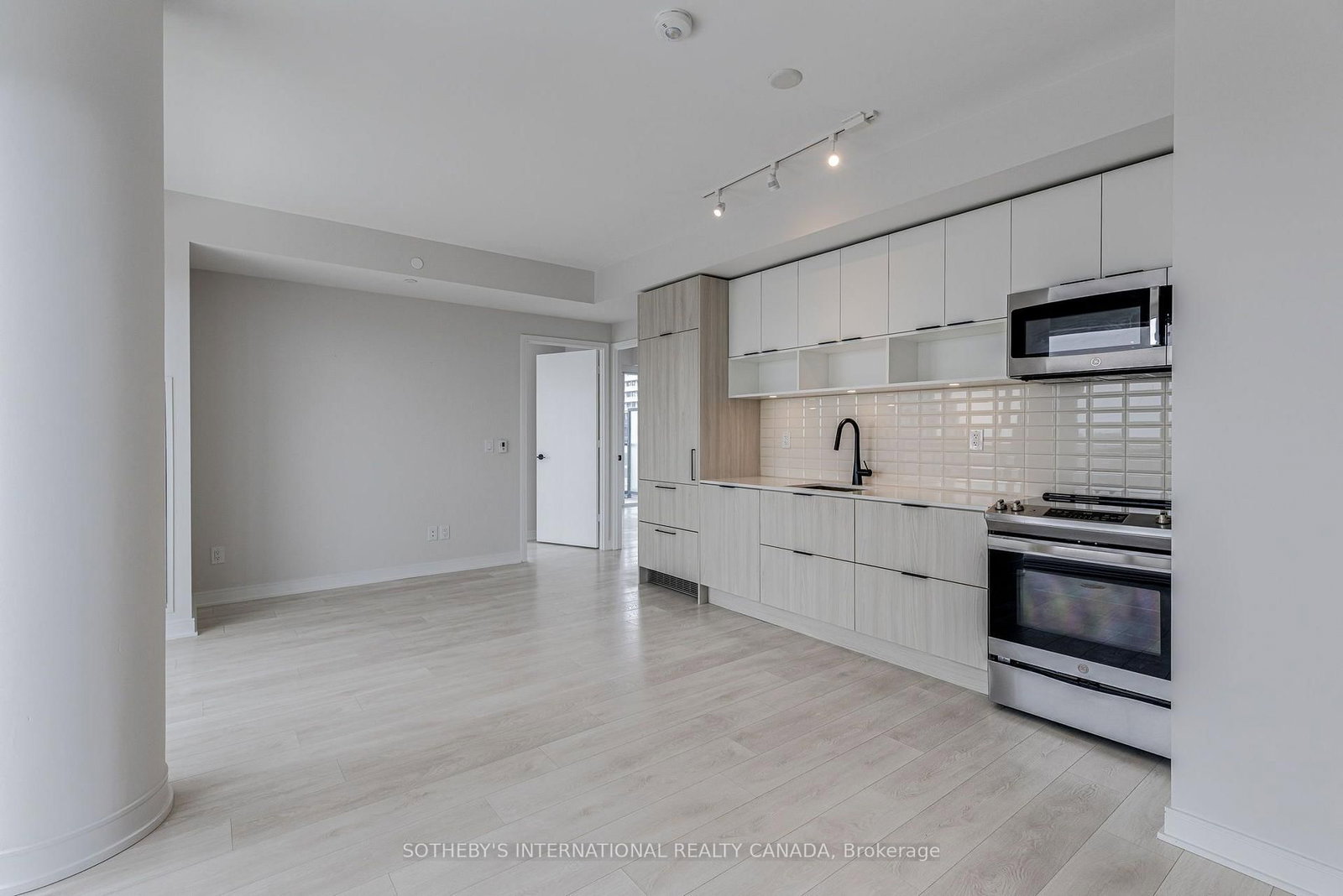 Condo for lease at S808-180 Mill Street, Toronto, Ontario, M5A 0V7 - Waterfront Communities C8 - MLS: C13683144