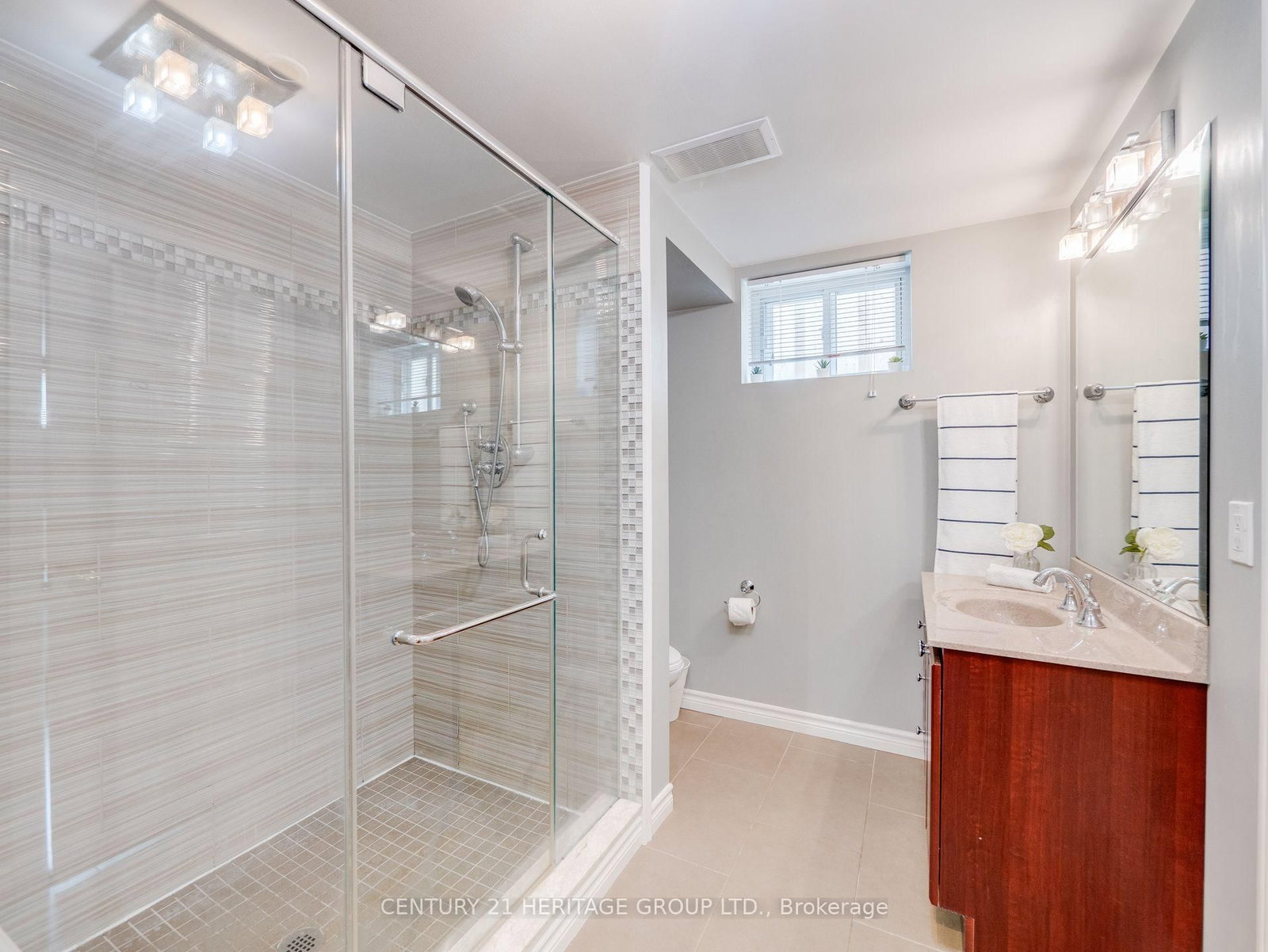 Room B - 97 Allingham Gardens, Toronto 4