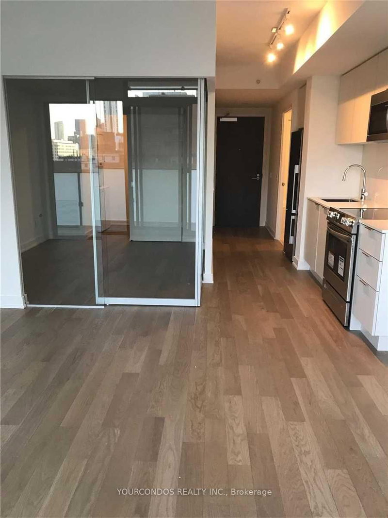 1114 - 25 Richmond Street E