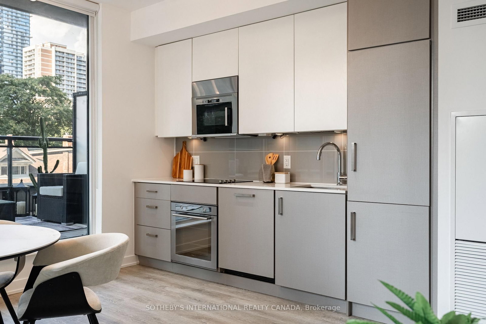 17 Dundonald Street • #302 • Toronto, ON photo 14