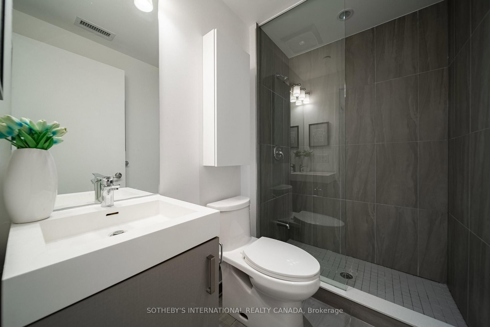 17 Dundonald Street • #302 • Toronto, ON photo 21