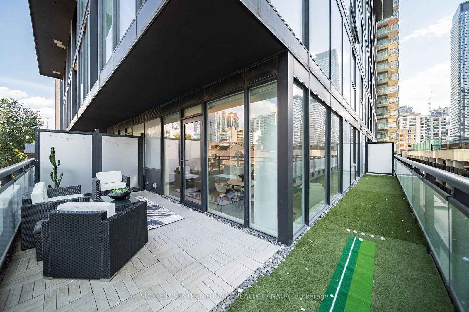 17 Dundonald Street • #302 • Toronto, ON photo 23