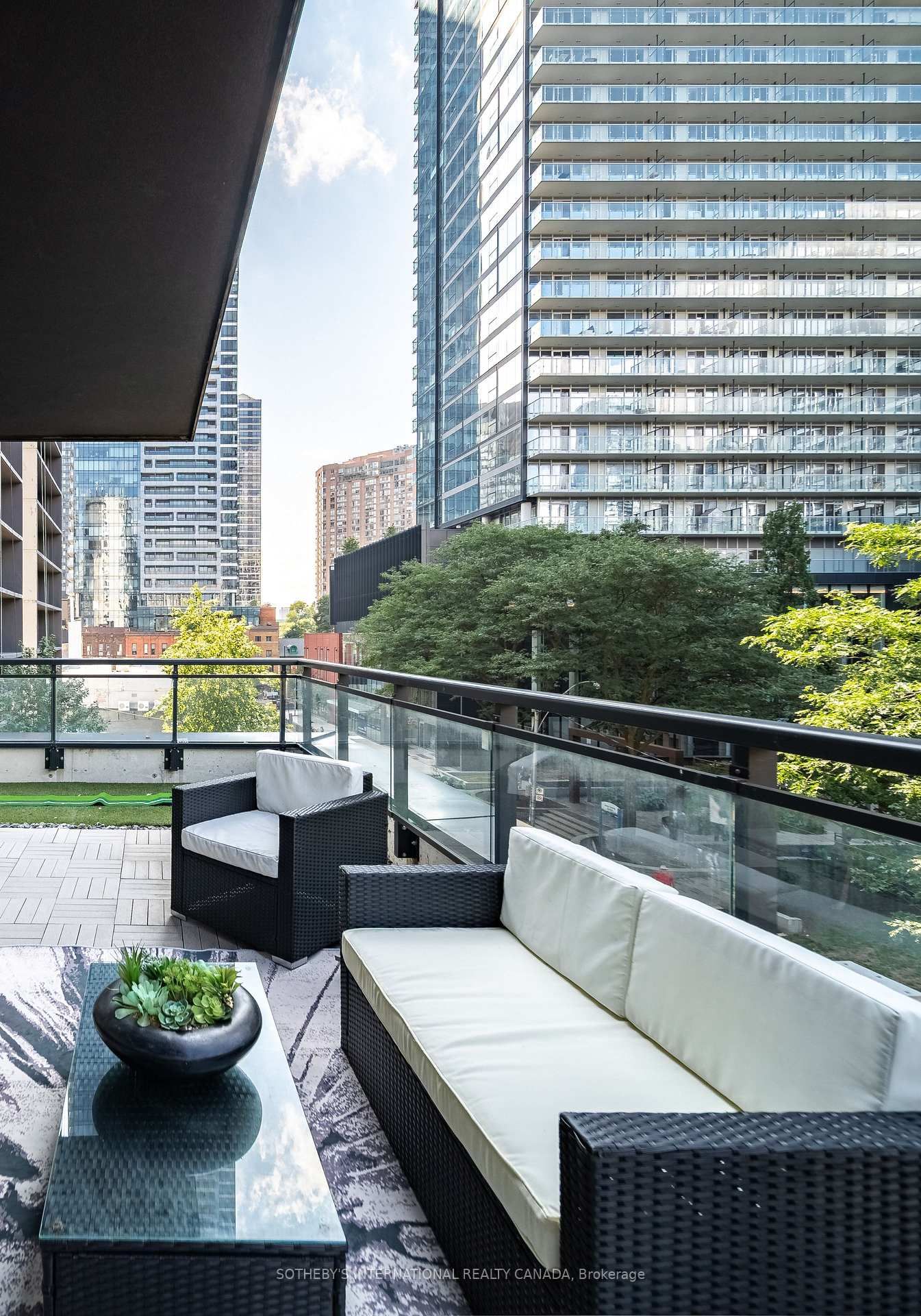 17 Dundonald Street • #302 • Toronto, ON photo 25