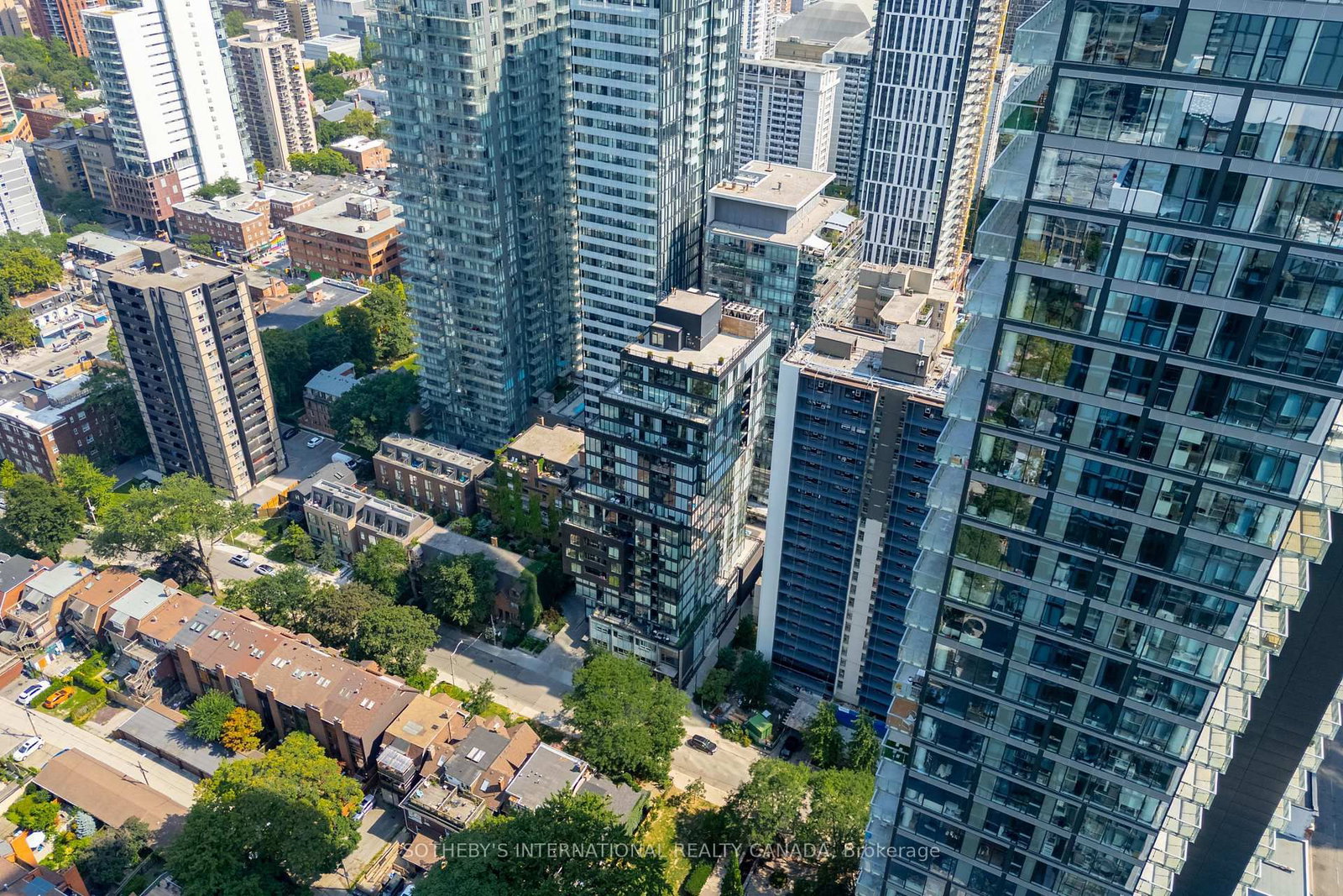 17 Dundonald Street • #302 • Toronto, ON photo 30