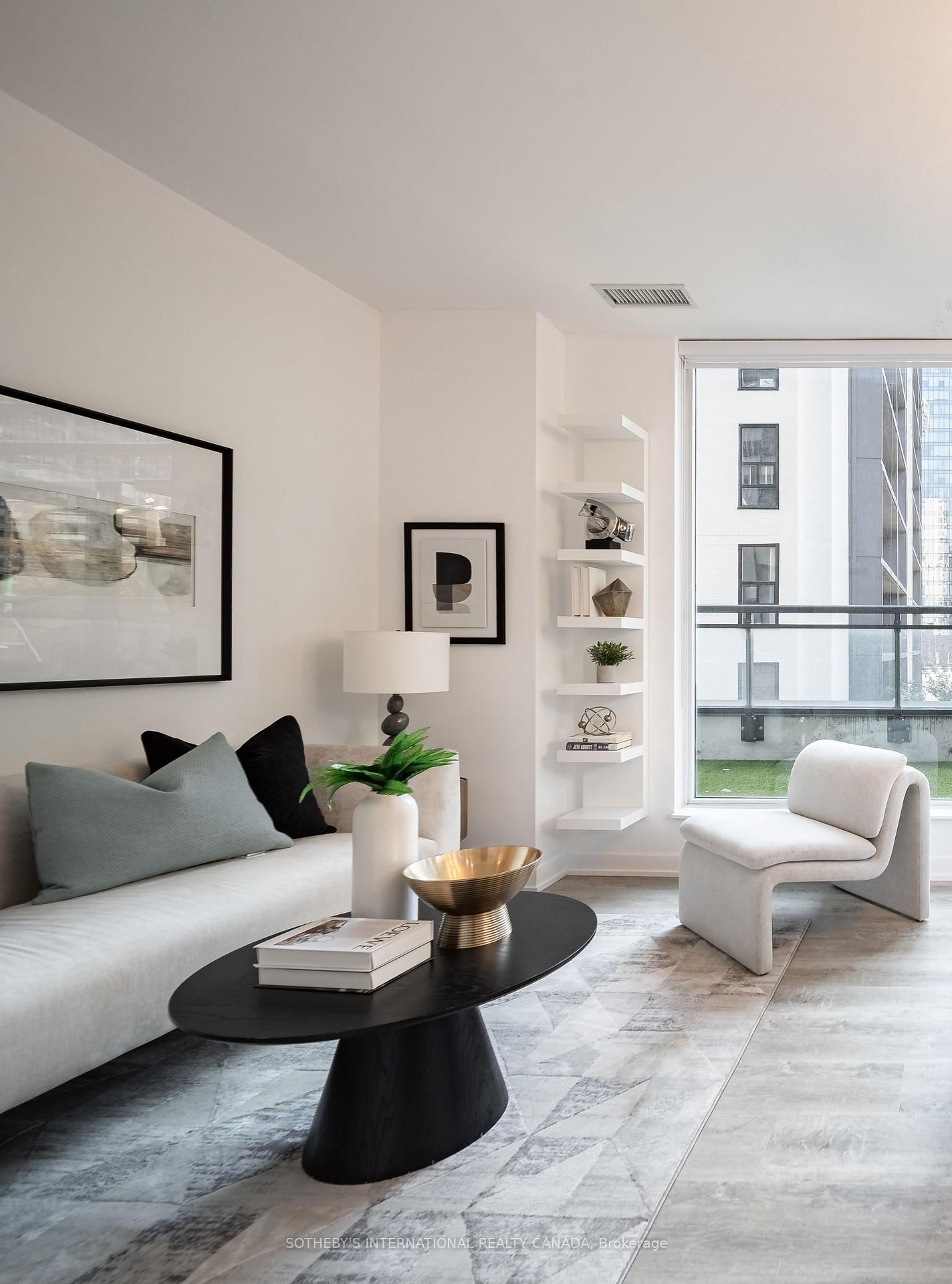 17 Dundonald Street • #302 • Toronto, ON photo 9