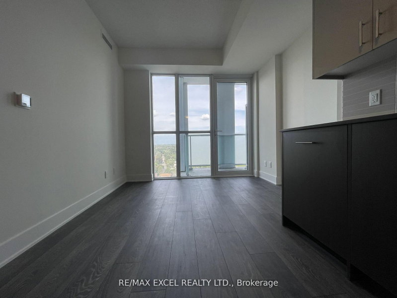 1808 - 188 Fairview Mall Drive