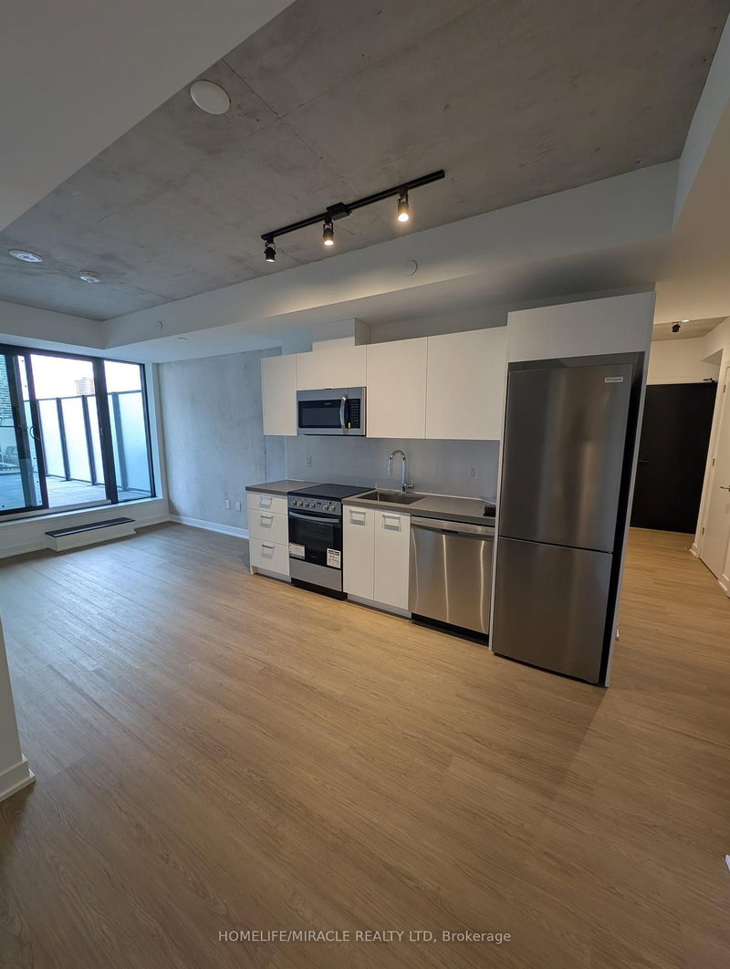 902 - 284 King Street