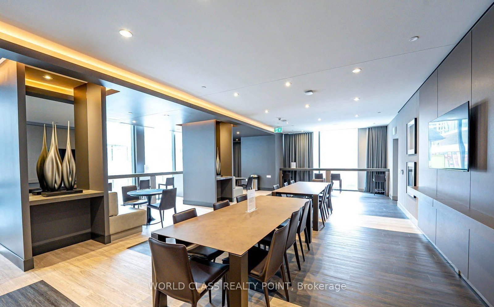 8 Cumberland Street • #2404 • Toronto, ON photo 13