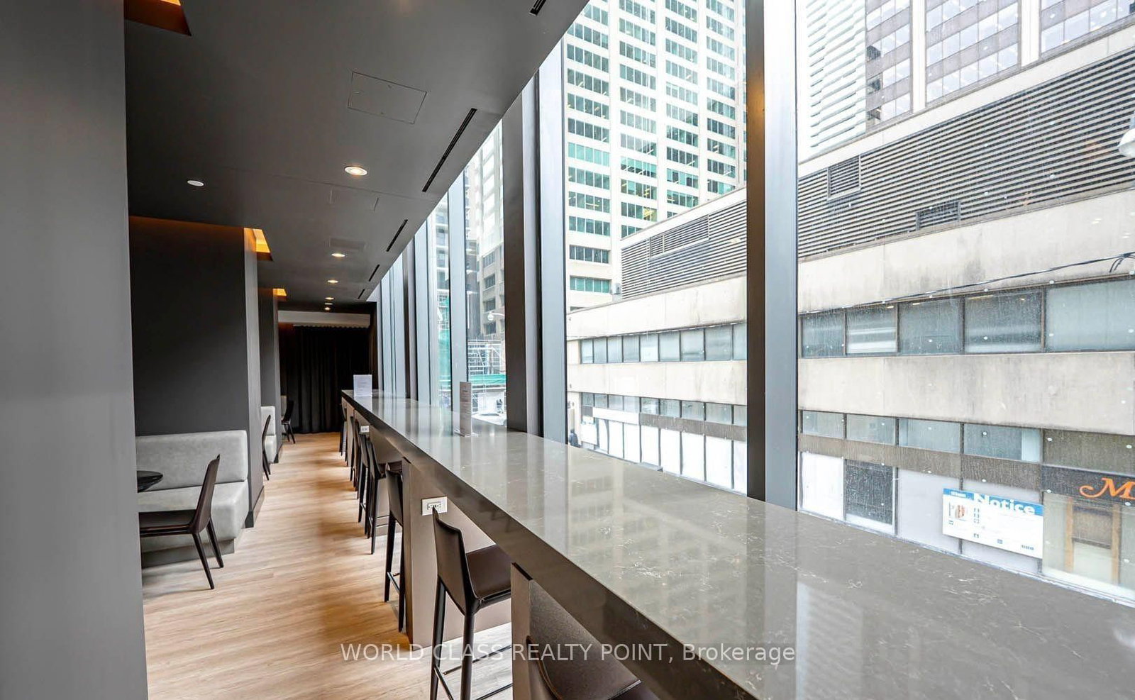 8 Cumberland Street • #2404 • Toronto, ON photo 14