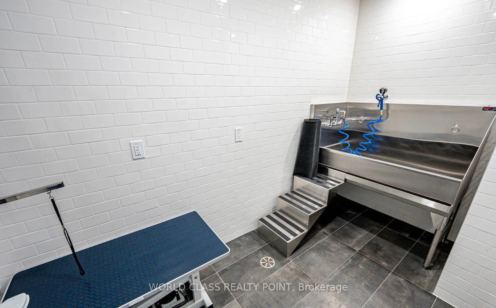 8 Cumberland Street • #2404 • Toronto, ON photo 28