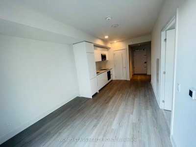 8 Cumberland Street • #2404 • Toronto, ON photo 3