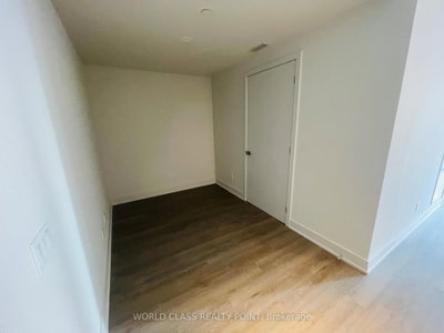 8 Cumberland Street • #2404 • Toronto, ON photo 4
