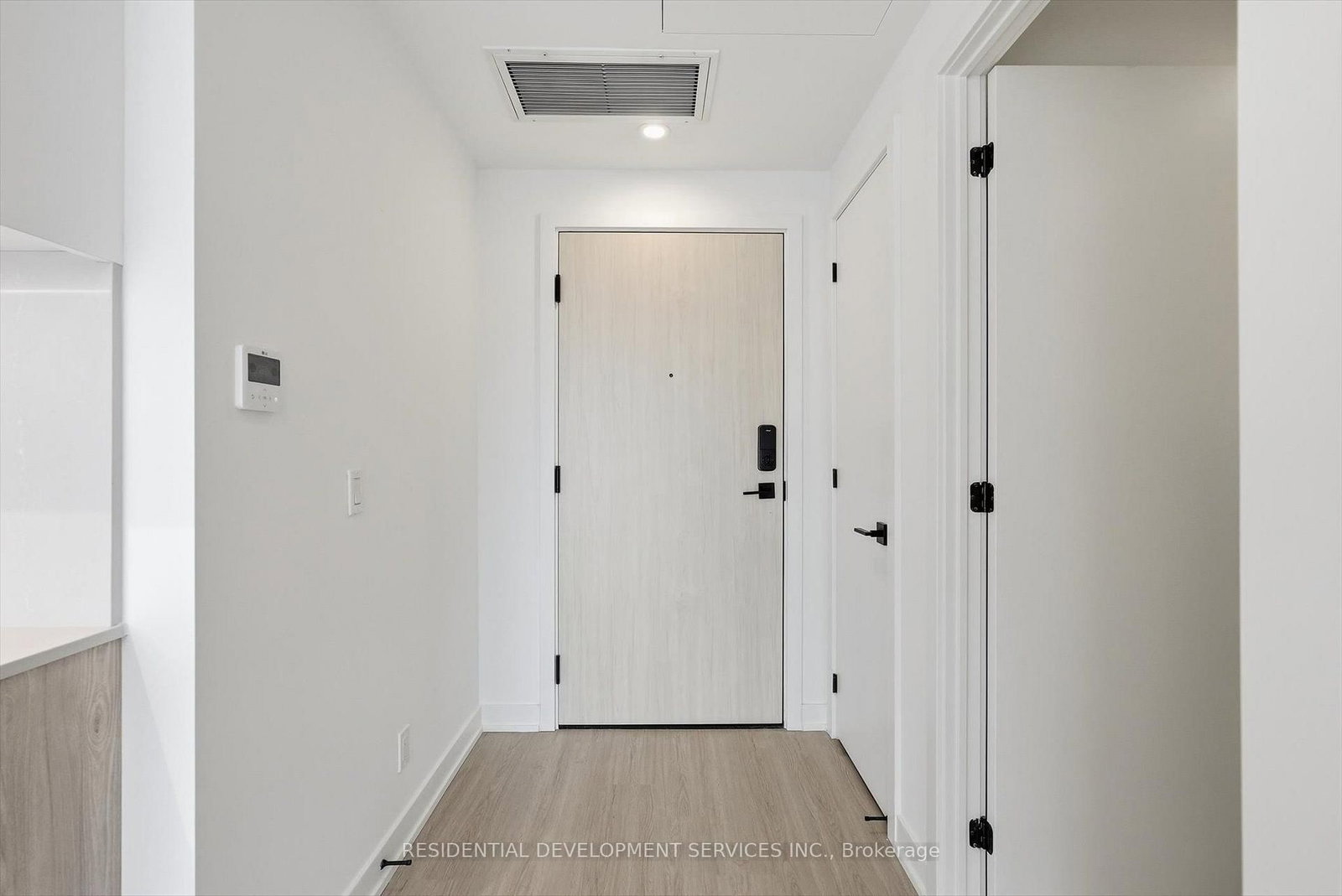 699 Sheppard Avenue E • #1007 • Toronto, ON photo 5