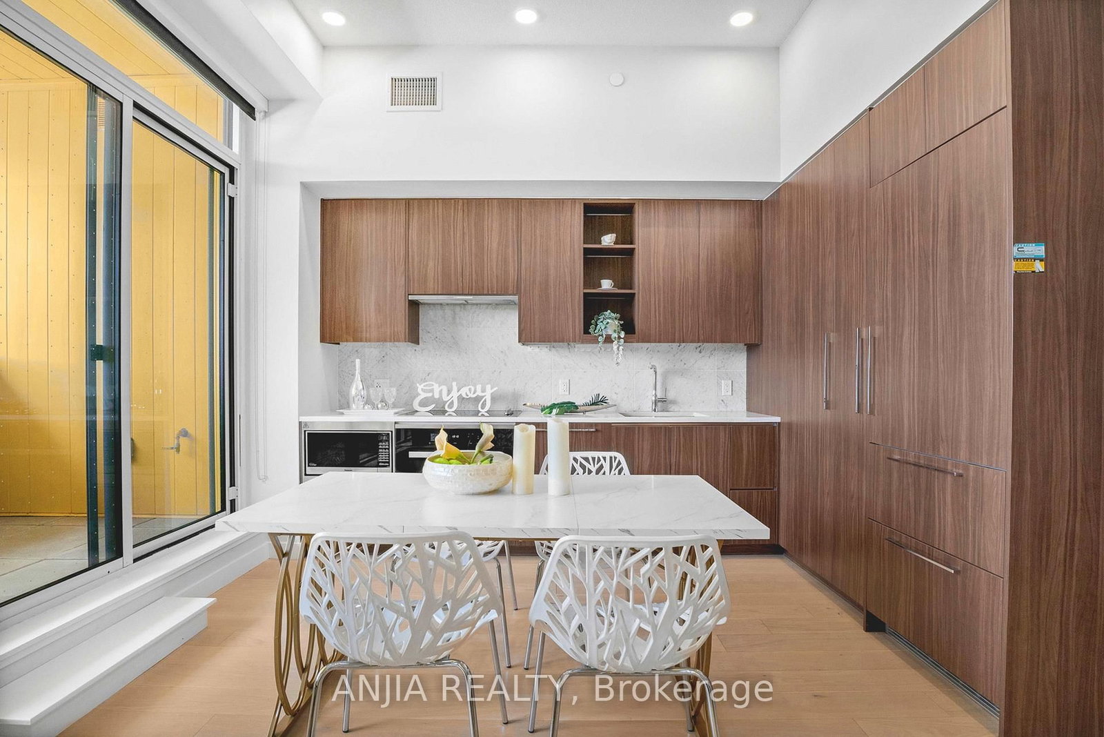 85 McMahon Drive • #TH607 • Toronto, ON photo 12